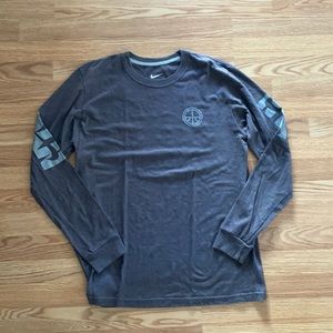 Nike nyc 1982 Air Force 1 long sleeve graphic t shirt size large